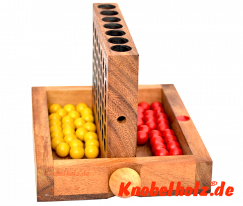 Vier und Du gewinnst in Holzbox Strategiespiel für 2 Spieler, Vier Gewinnt Samanea Holzspiel für 2 Spieler mit den Maßen 19,5 x 15,5 x 3,5 cm, connect 4 in wooden box Monkey Pod
